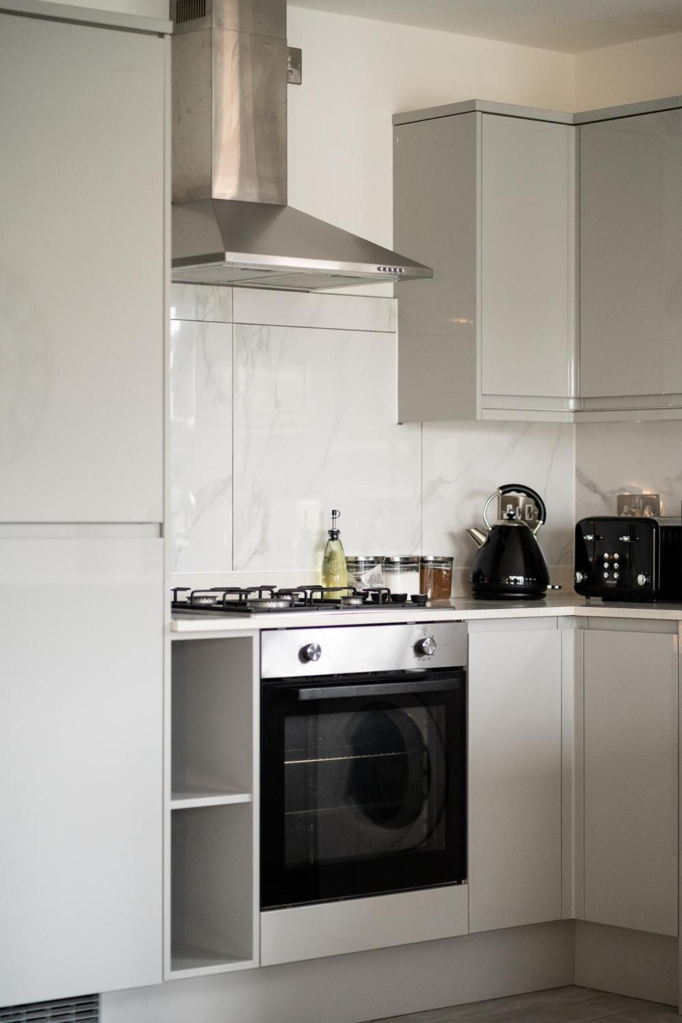 Modern 2-Bed Apartment With Balcony, Close To Oxford City Centre With Free Parking Buitenkant foto