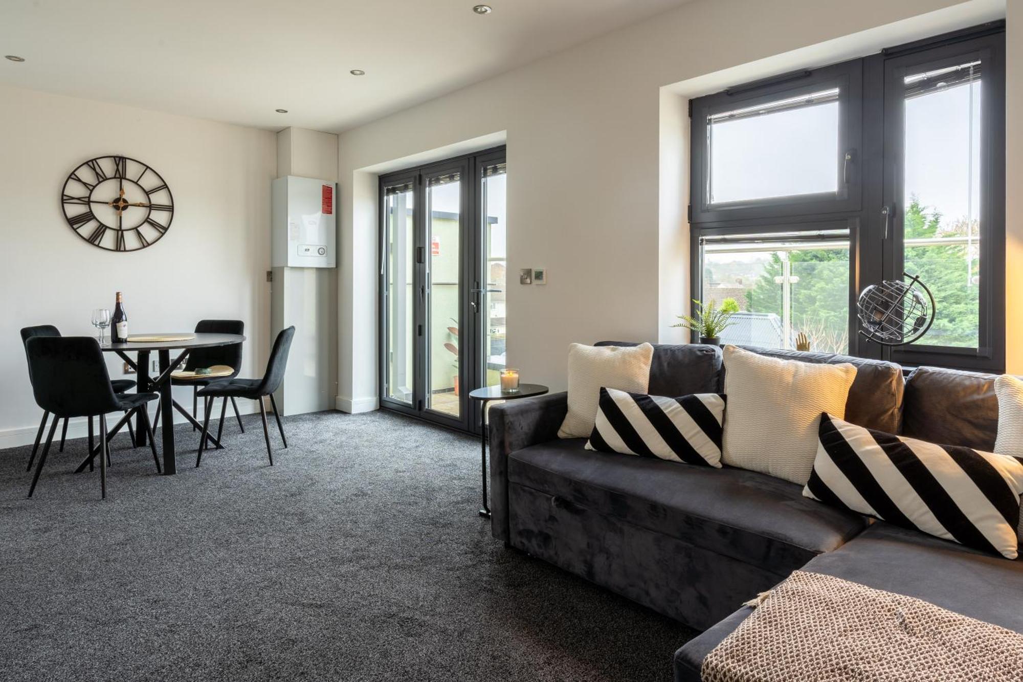Modern 2-Bed Apartment With Balcony, Close To Oxford City Centre With Free Parking Buitenkant foto
