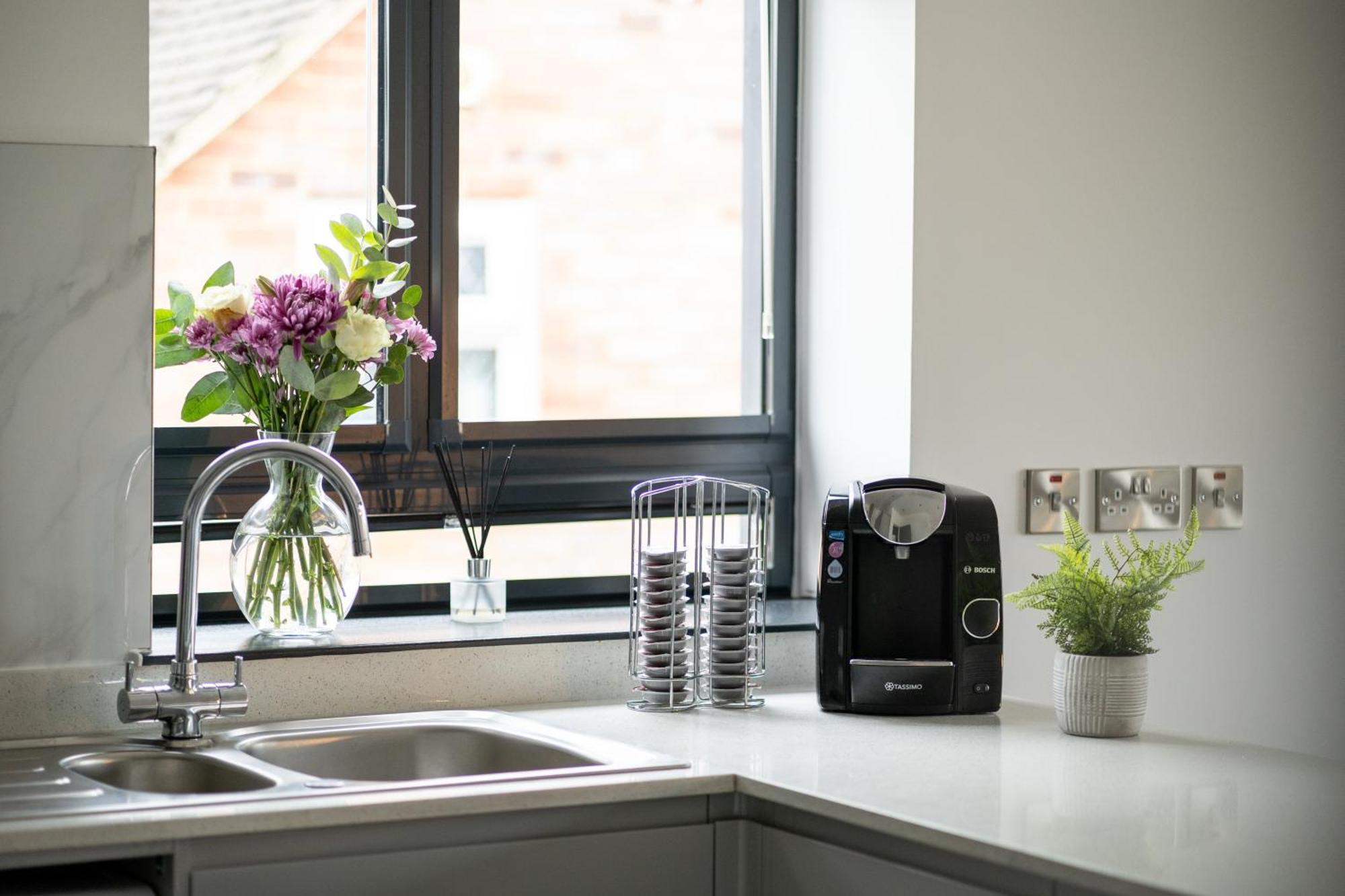 Modern 2-Bed Apartment With Balcony, Close To Oxford City Centre With Free Parking Buitenkant foto