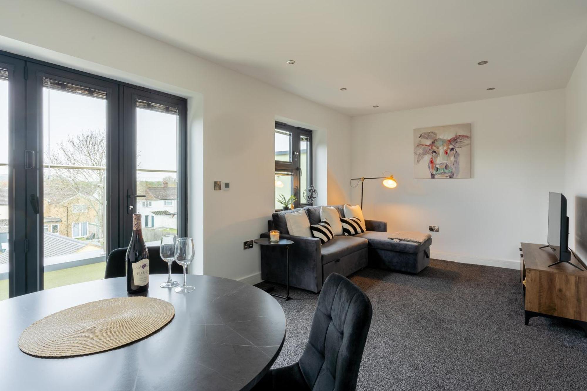 Modern 2-Bed Apartment With Balcony, Close To Oxford City Centre With Free Parking Buitenkant foto