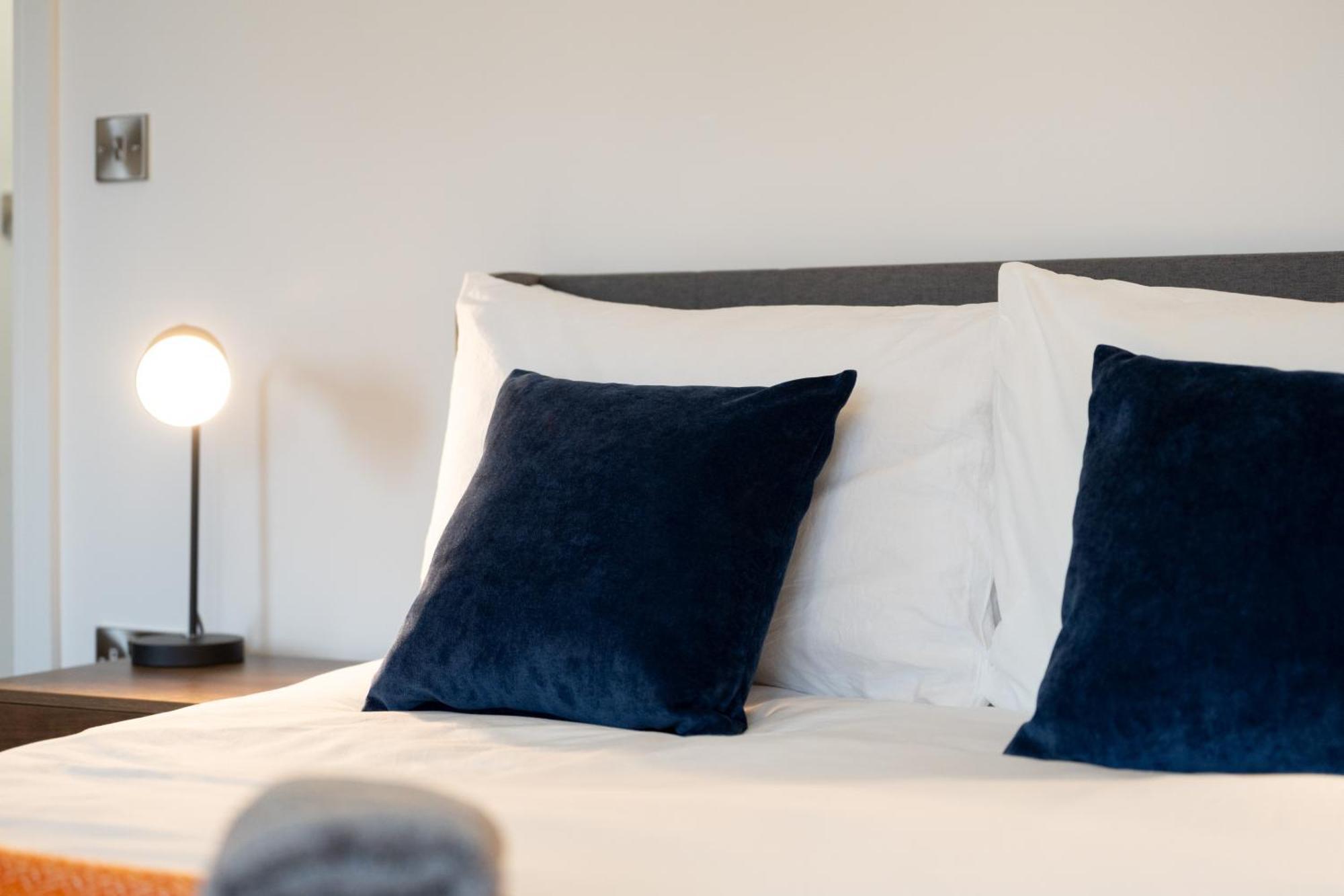 Modern 2-Bed Apartment With Balcony, Close To Oxford City Centre With Free Parking Buitenkant foto